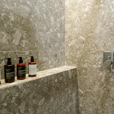 Kaiser Luxury Ξενοδοχείο με διαμερίσματα 4*