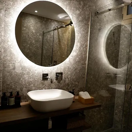 Ξενοδοχείο με διαμερίσματα Kaiser Luxury 4*