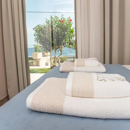 Ξενοδοχείο με διαμερίσματα Kaiser Luxury 4*