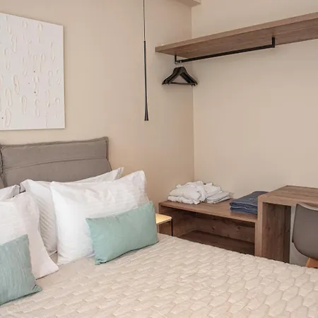 Kaiser Luxury Ξενοδοχείο με διαμερίσματα 4*