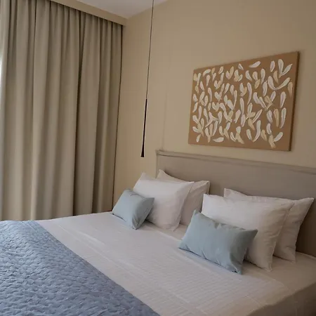Kaiser Luxury Aparthotel 4*