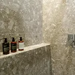 Kaiser Luxury شقة فندقية 4*